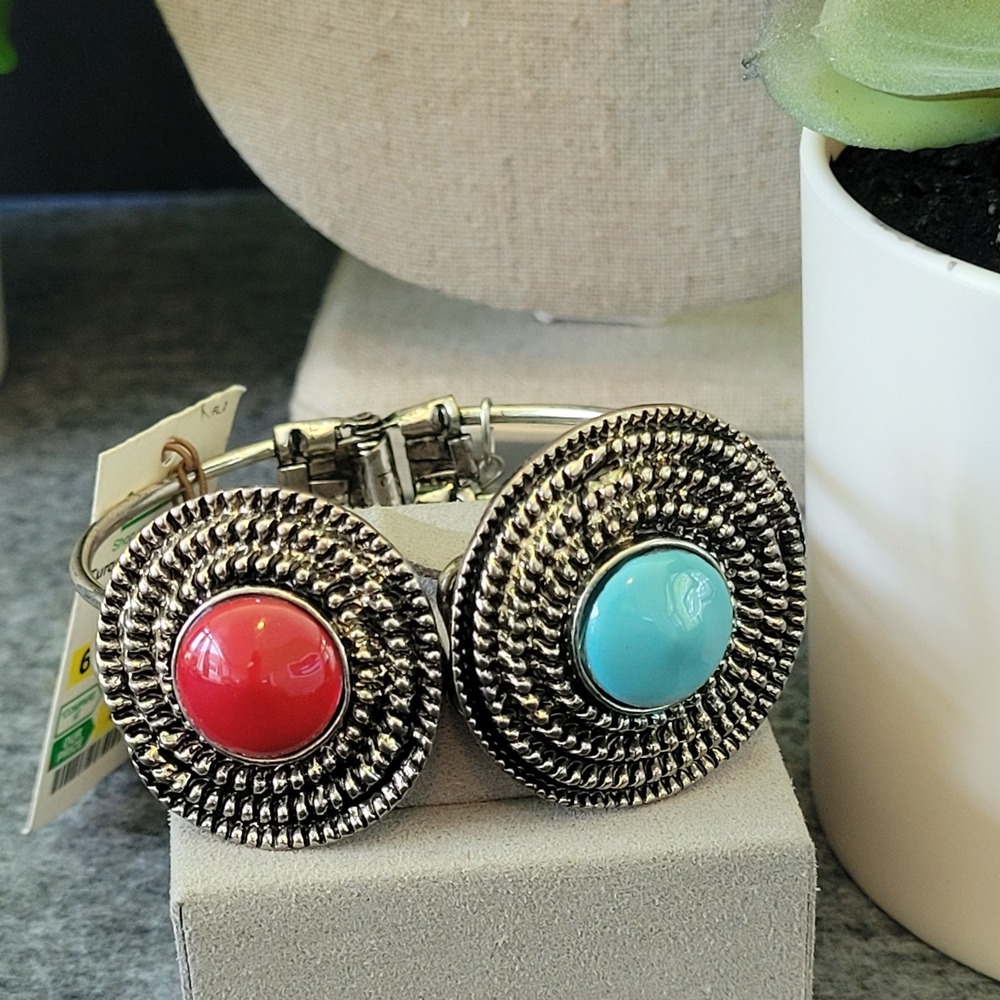 Zevar by Treska Red Turquoise Color Cabochon Hinged Bangle Bracelet 6.5" NWT
